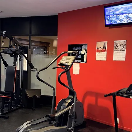 Ramada By Wyndham Kelowna Hotel & Conference Center-2