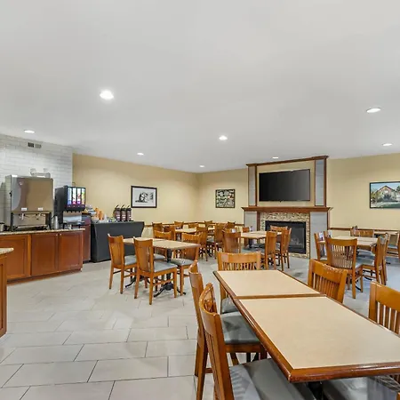 Country Inn & Suites By Radisson, Des Moines West, Ia-3