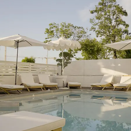 Hotel President-2