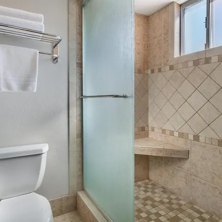 Best Western Plus King'S Inn And Suites-2