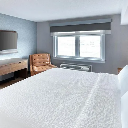 Four Points By Sheraton Barrie-3