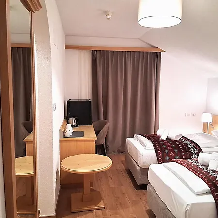 Hotel Kronplatzer Hof-2