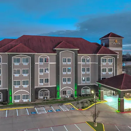 La Quinta Inn And Suites By Wyndham Paris-2
