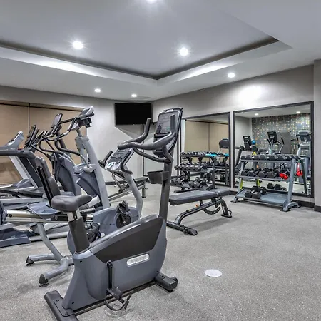 La Quinta Inn And Suites By Wyndham Paris-3