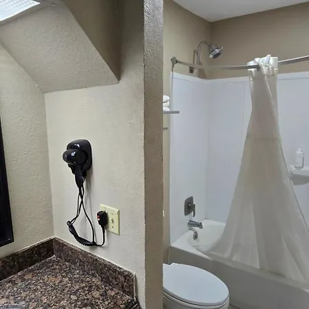 Super 8 By Wyndham Corpus Christi Northwest-2