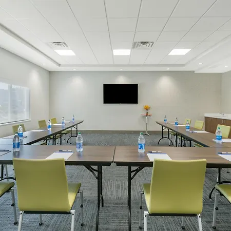 Holiday Inn Express & Suites - St. Petersburg - Madeira Beach By Ihg-2