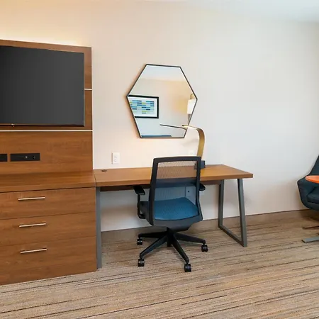 Holiday Inn Express & Suites - Las Vegas - E Tropicana By Ihg-2