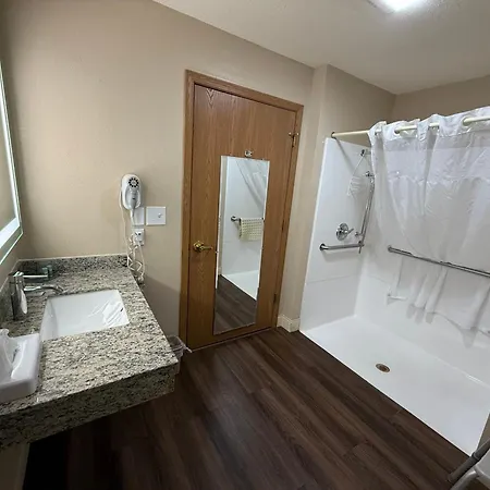 Best Western Dodgeville Inn & Suites-3