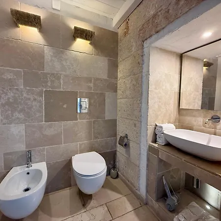 Vittorio Emanuele Charming Suites-3