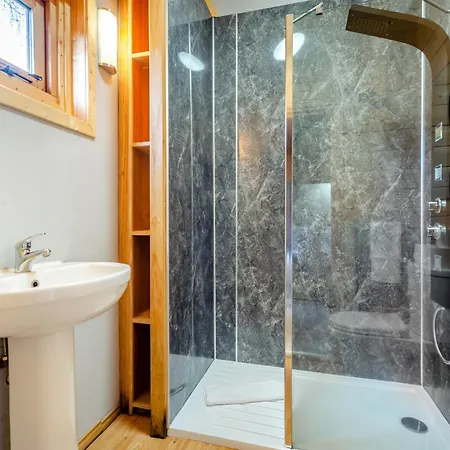 Castlewood Lodges-3