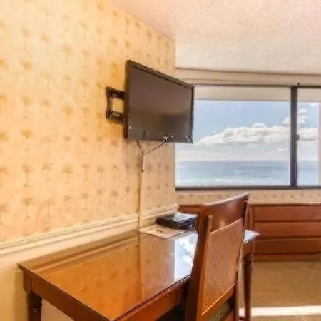 Marina Tower Waikiki-3