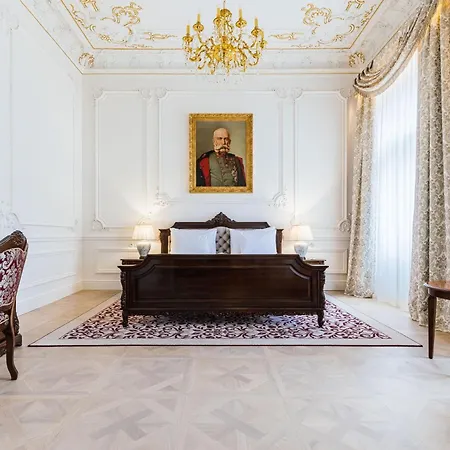 Grandhotel Pupp-2