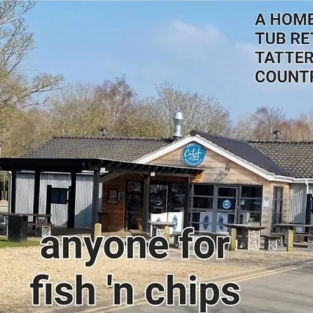 A Home Away Hot Tub Retreat At Tattershall Lakes Country Park-2