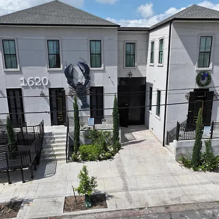 Blue Crawfish Boutique Hotel & Pool Bar-3