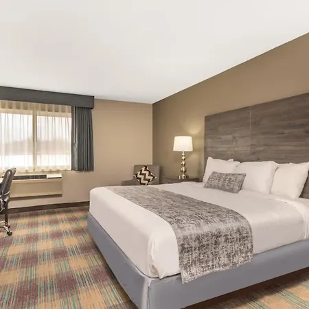 Baymont By Wyndham Baldwin-2