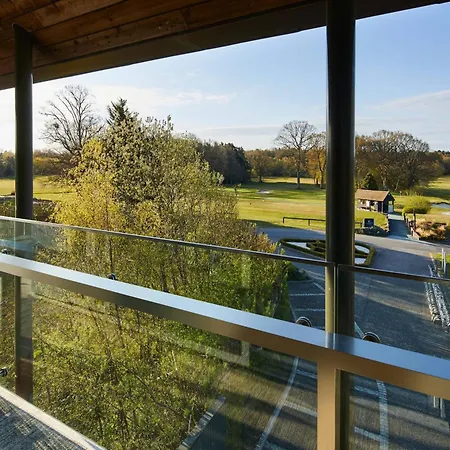 Lingfield Park Marriott Hotel & Country Club-2
