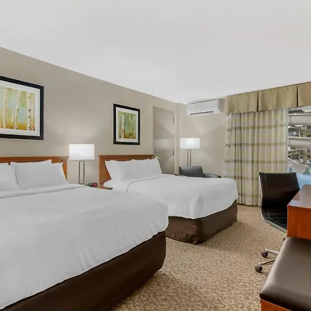 Clarion Hotel & Suites-2