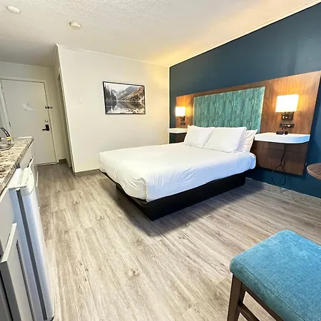 Travelodge By Wyndham Amherst-3