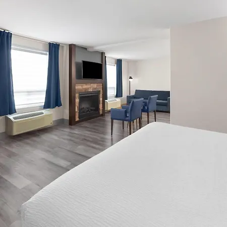 Super 8 By Wyndham Quebec City-2