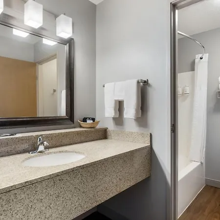 Americinn By Wyndham Valley City Conference Center-3