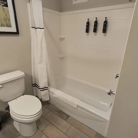 Grandstay Hotel & Suites Rock Valley-3