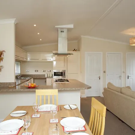 Braidhaugh Holiday Lodge And Glamping Park-3
