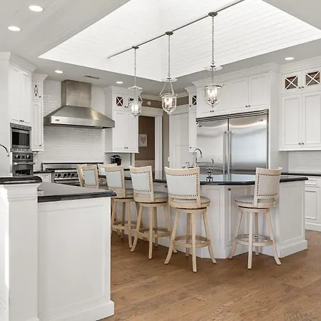 Malibu Dunes By Fieldtrip Expansive Hamptons-Style Estate W Private Beach Backyard-3