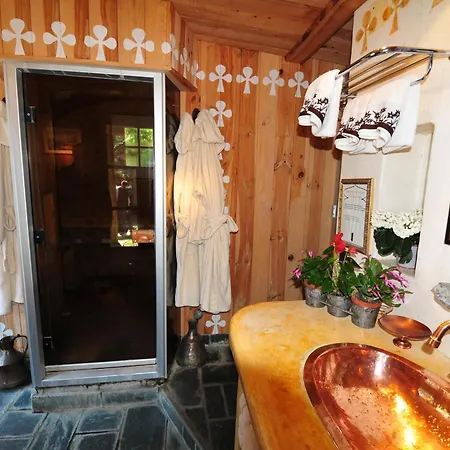 Hôtel Les Chalets de Philippe avec Jacuzzis Privatifs-3