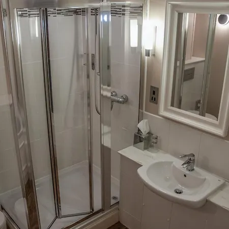 Holly Tree Hotel, Swimming Pool & Hot Tub-2