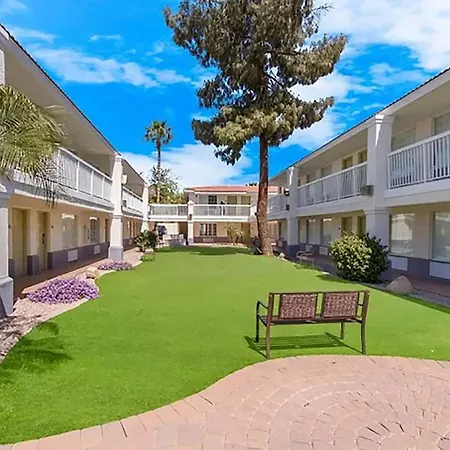 Howard Johnson By Wyndham Tempe University/Phoenix-3