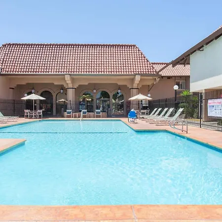 Ramada By Wyndham Fresno North-2
