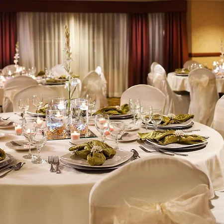 Country Inn & Suites By Radisson, Milwaukee West Brookfield , Wi-2