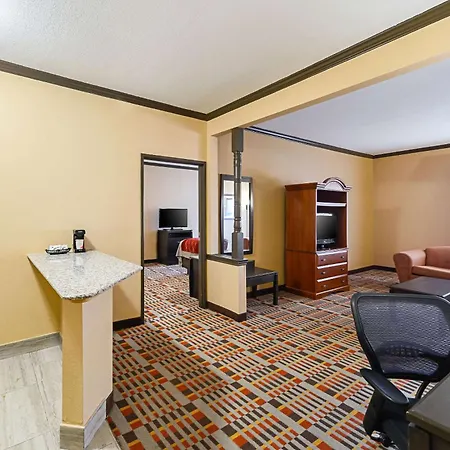 Quality Inn & Suites Lubbock South-2