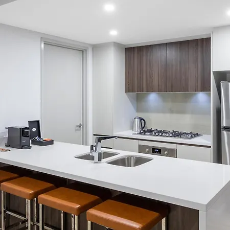Meriton Suites Southport-3