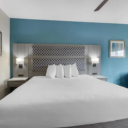 Best Western Plus Wasco Inn & Suites-2