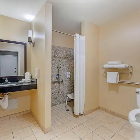 Comfort Suites Blythe-3