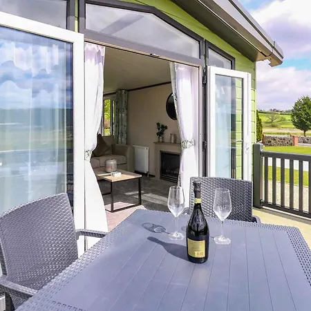 Meadow Springs Country & Leisure Park-3