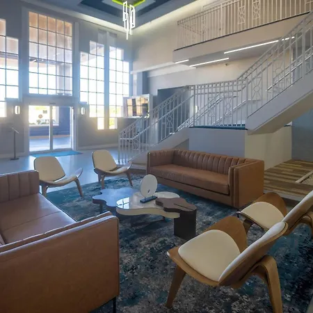 Clarion Inn & Suites Central Clearwater Beach-2