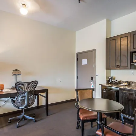 Clarion Inn & Suites Central Clearwater Beach-3