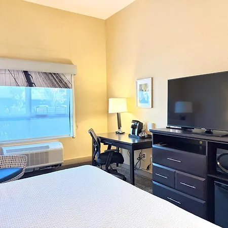 Holiday Inn Express & Suites Riverport Richmond By Ihg-3