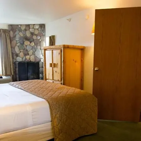 Cranberry Country Lodge-3