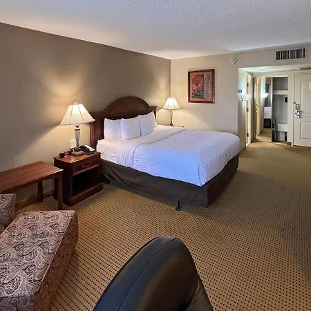 Clarion Inn Garden City-2
