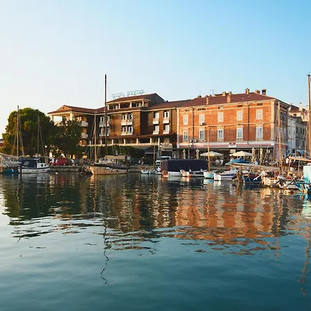 Hotel Marina-2