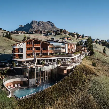 Hotel Goldener Berg-2