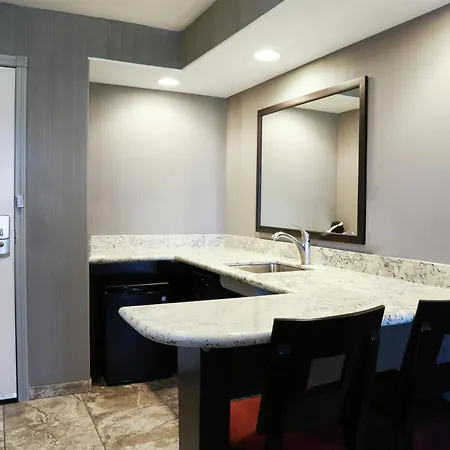 Hampton Inn & Suites Temecula-2