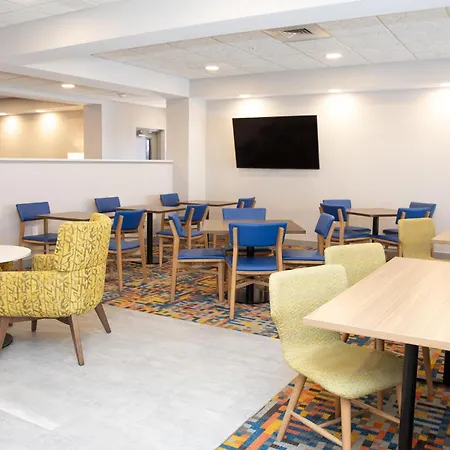 Hampton Inn Shrewsbury-3
