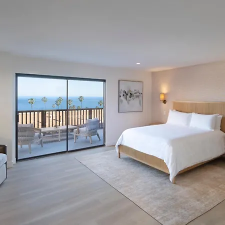 La Jolla Cove Suites-3