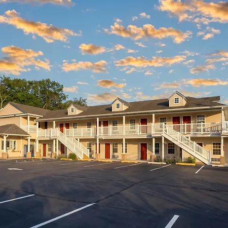 At 9 Motel Near Freehold I-195-2