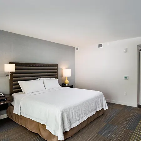 Hampton Inn & Suites By Hilton Seattle/Northgate-2