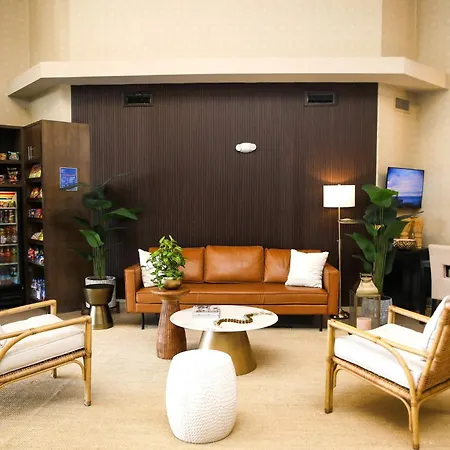 Holiday Inn Express & Suites Naples Downtown - 5Th Avenue By Ihg-2